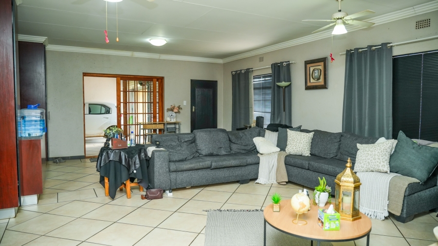 To Let 2 Bedroom Property for Rent in Doringkruin North West